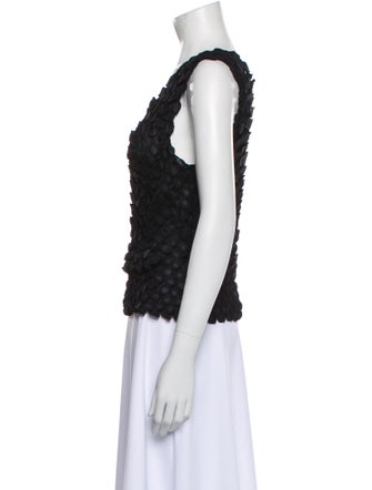 Issey Miyake Scoop Neck Sleeveless Top