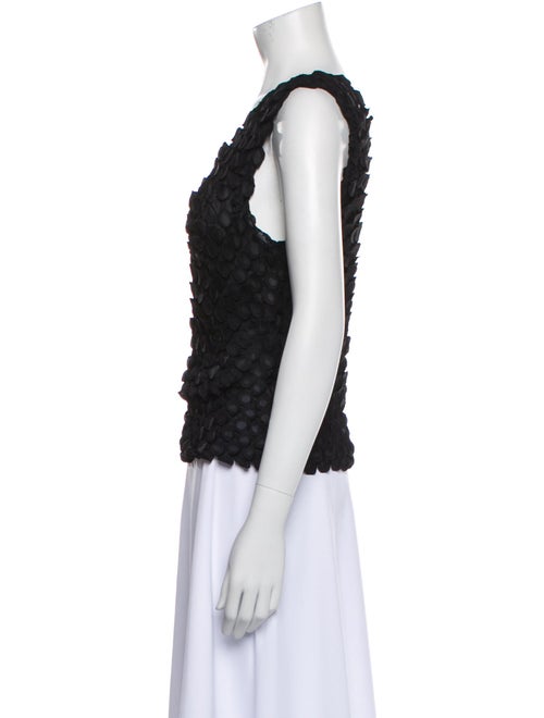 Issey Miyake Scoop Neck Sleeveless Top