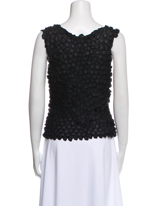 Issey Miyake Scoop Neck Sleeveless Top