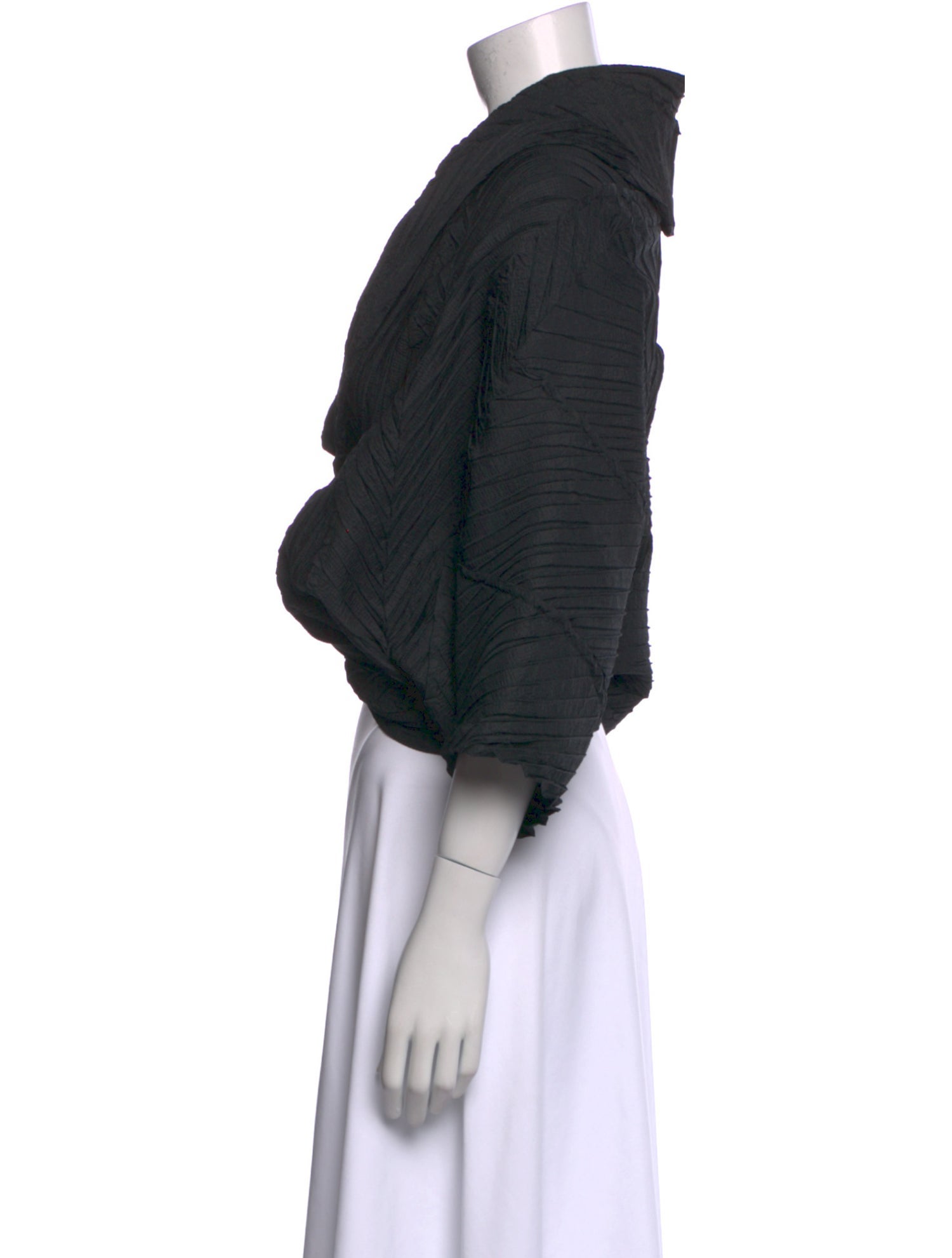 Issey Miyake V-Neck Three-Quarter Sleeve Crop Top