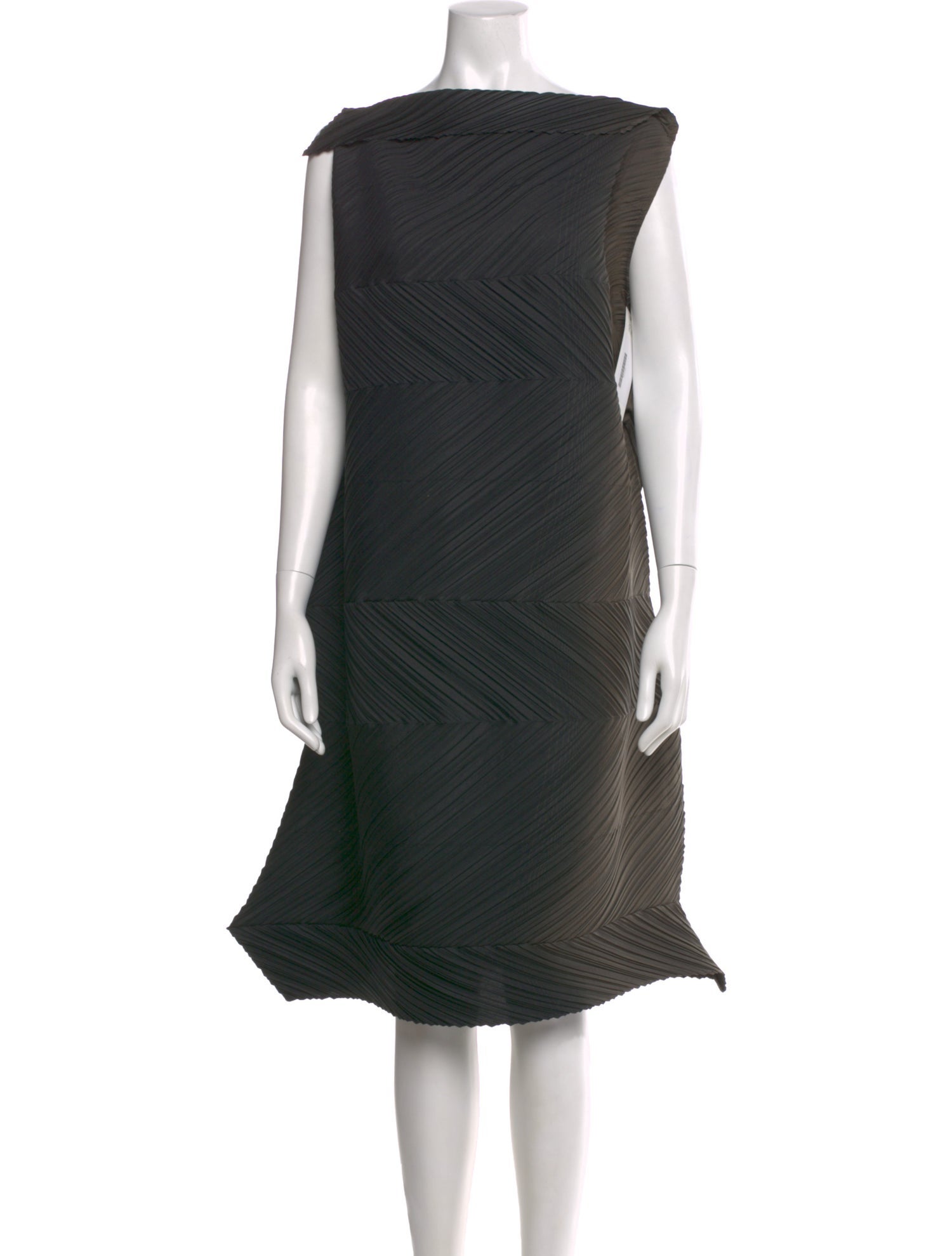 Issey Miyake Bateau Neckline Knee-Length Dress