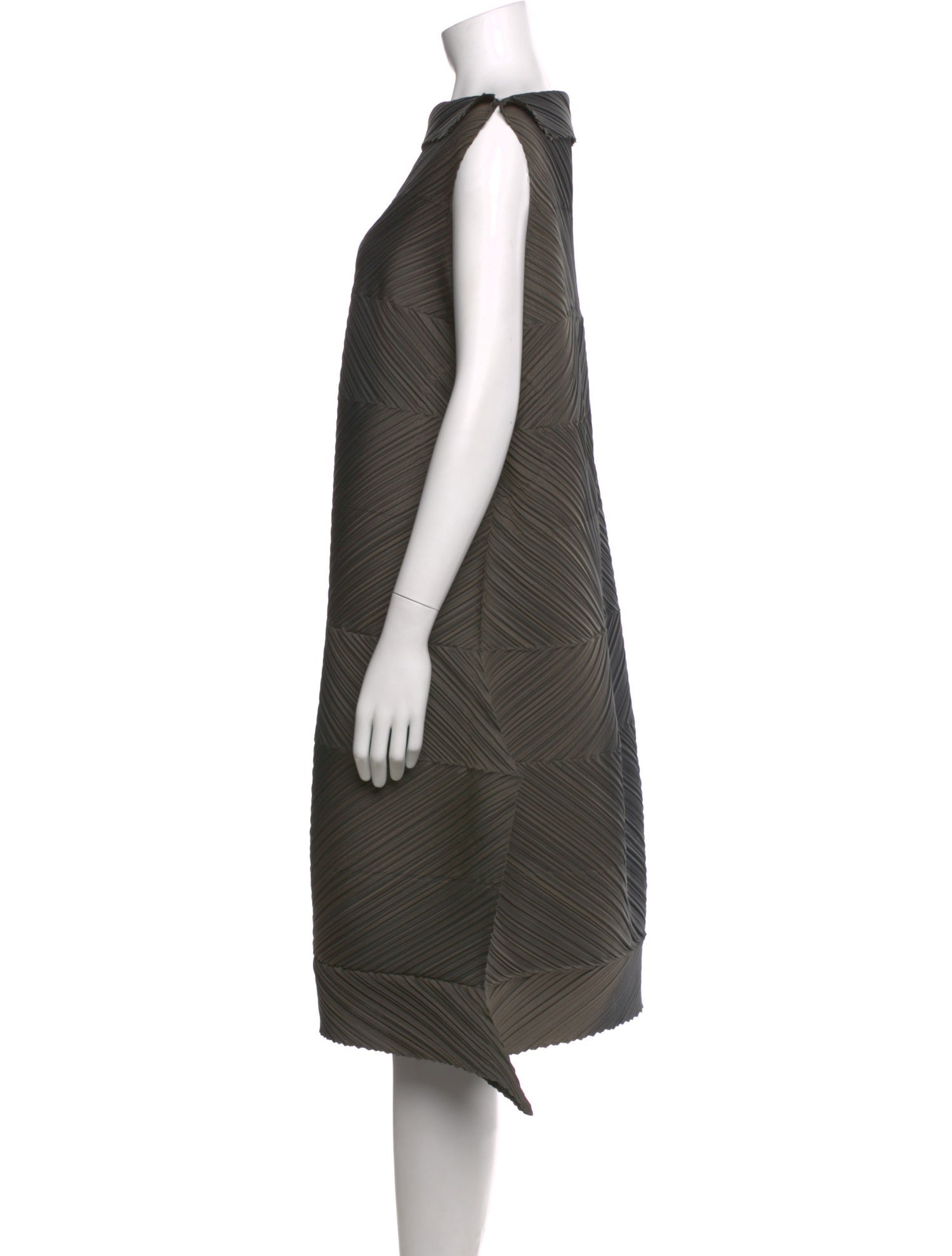 Issey Miyake Bateau Neckline Knee-Length Dress
