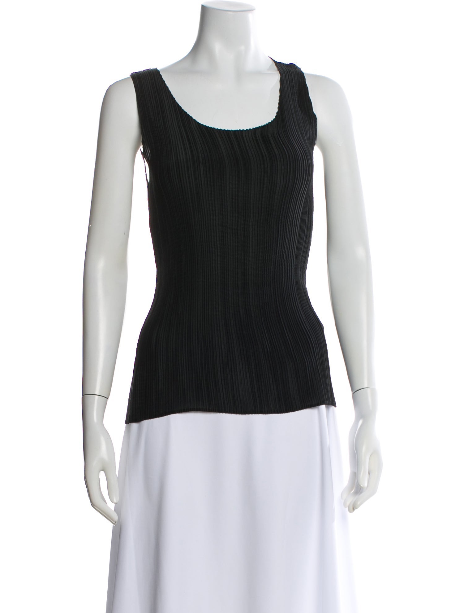 Issey Miyake Scoop Neck Sleeveless Top