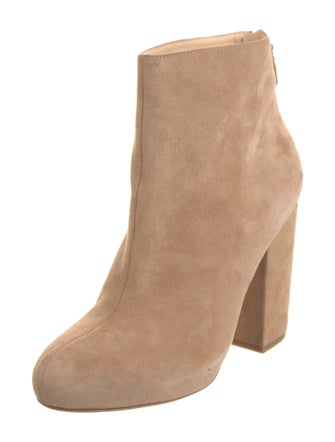 Isa Tapia Suede Boots
