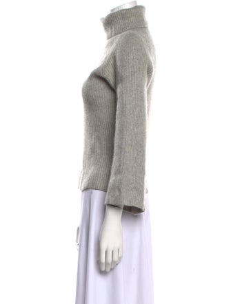 Johnstons of Elgin Cashmere Turtleneck Sweater