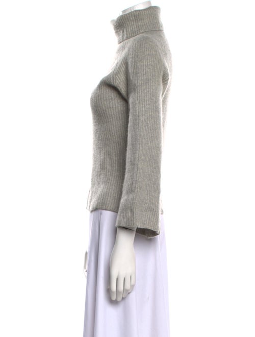 Johnstons of Elgin Cashmere Turtleneck Sweater