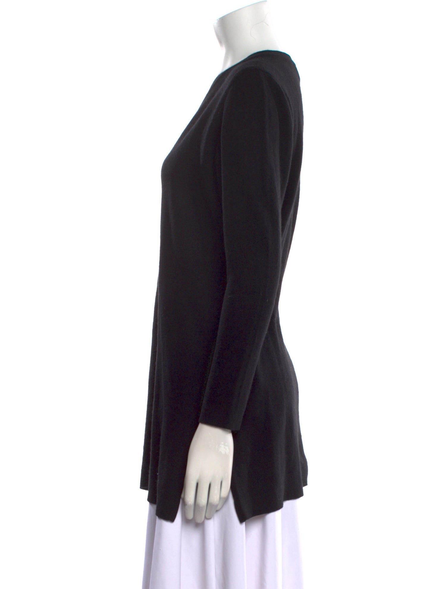 Johnstons of Elgin Cashmere V-Neck Sweater