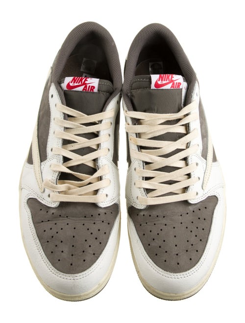 Jordan x Travis Scott 1 Retro Low OG SP 'Reverse Mocha' Sneakers