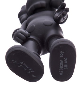 KAWS 4-Piece 2021 Family Open Edition Figurine Set