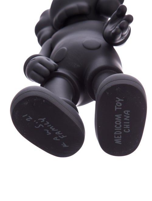KAWS 4-Piece 2021 Family Open Edition Figurine Set
