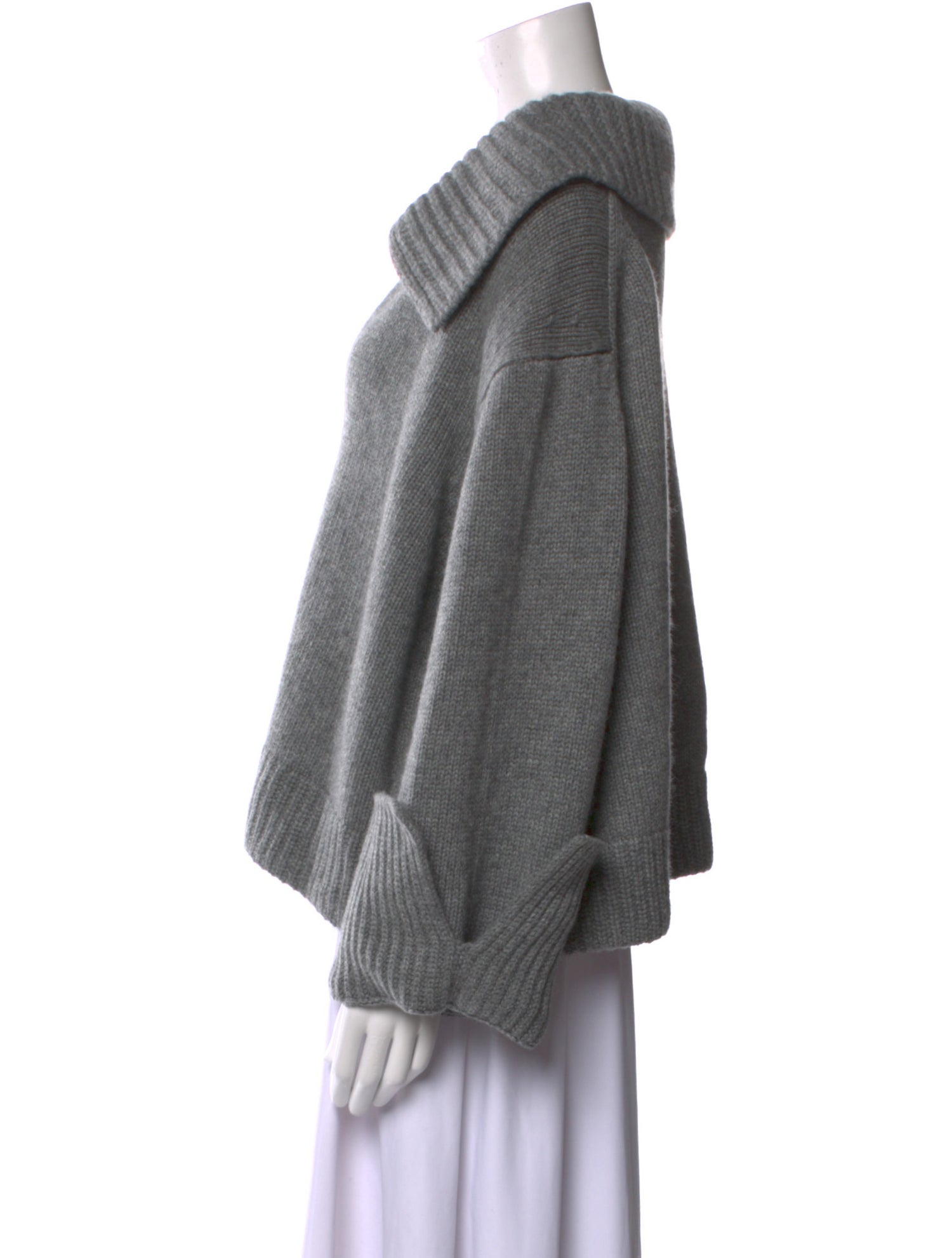 Khaite Cashmere V-Neck Sweater