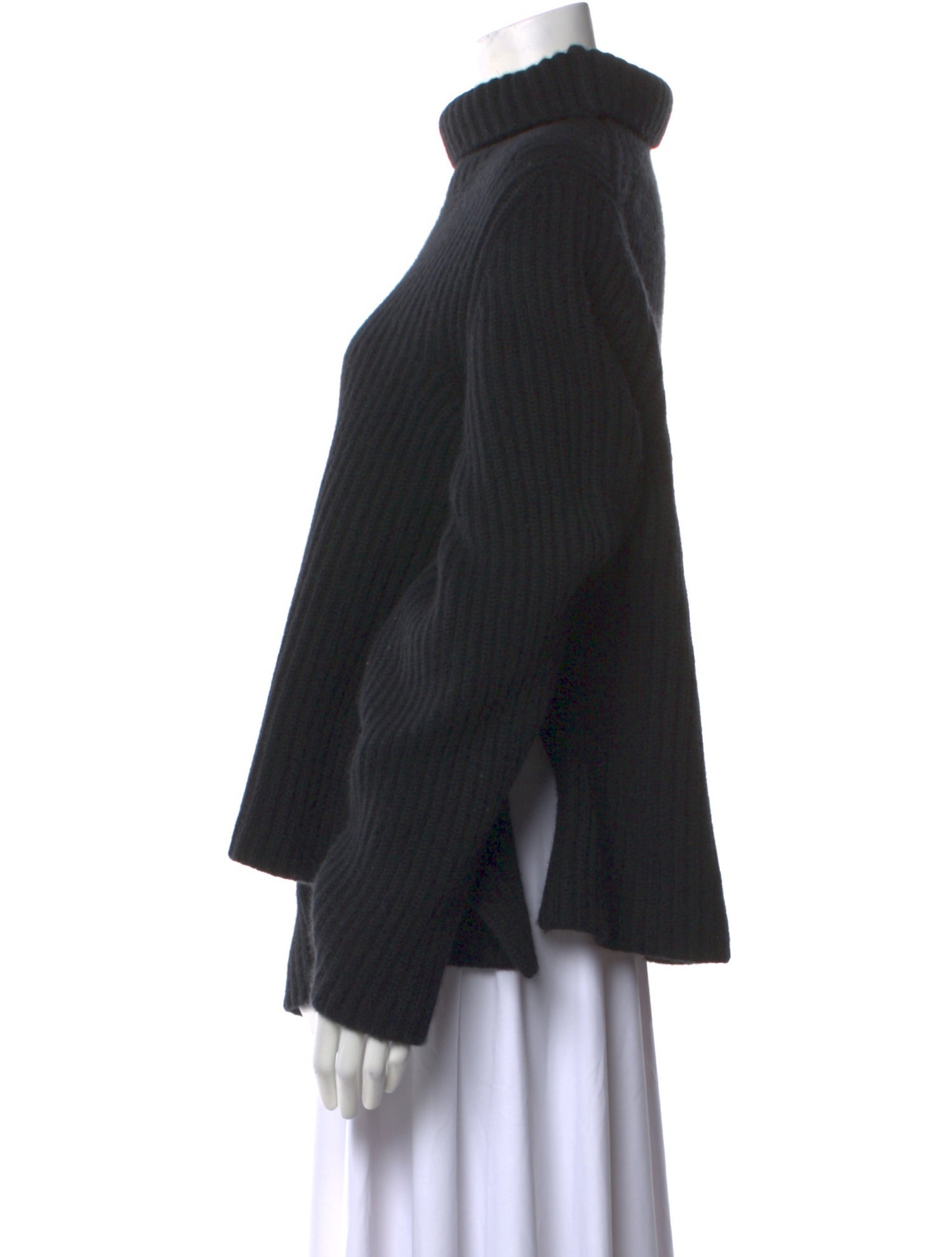 Khaite Cashmere Turtleneck Sweater