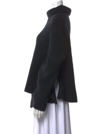 Khaite Cashmere Turtleneck Sweater