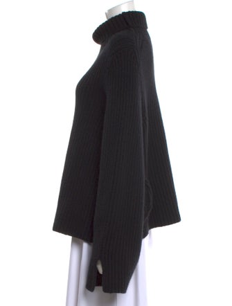 Khaite Cashmere Turtleneck Sweater
