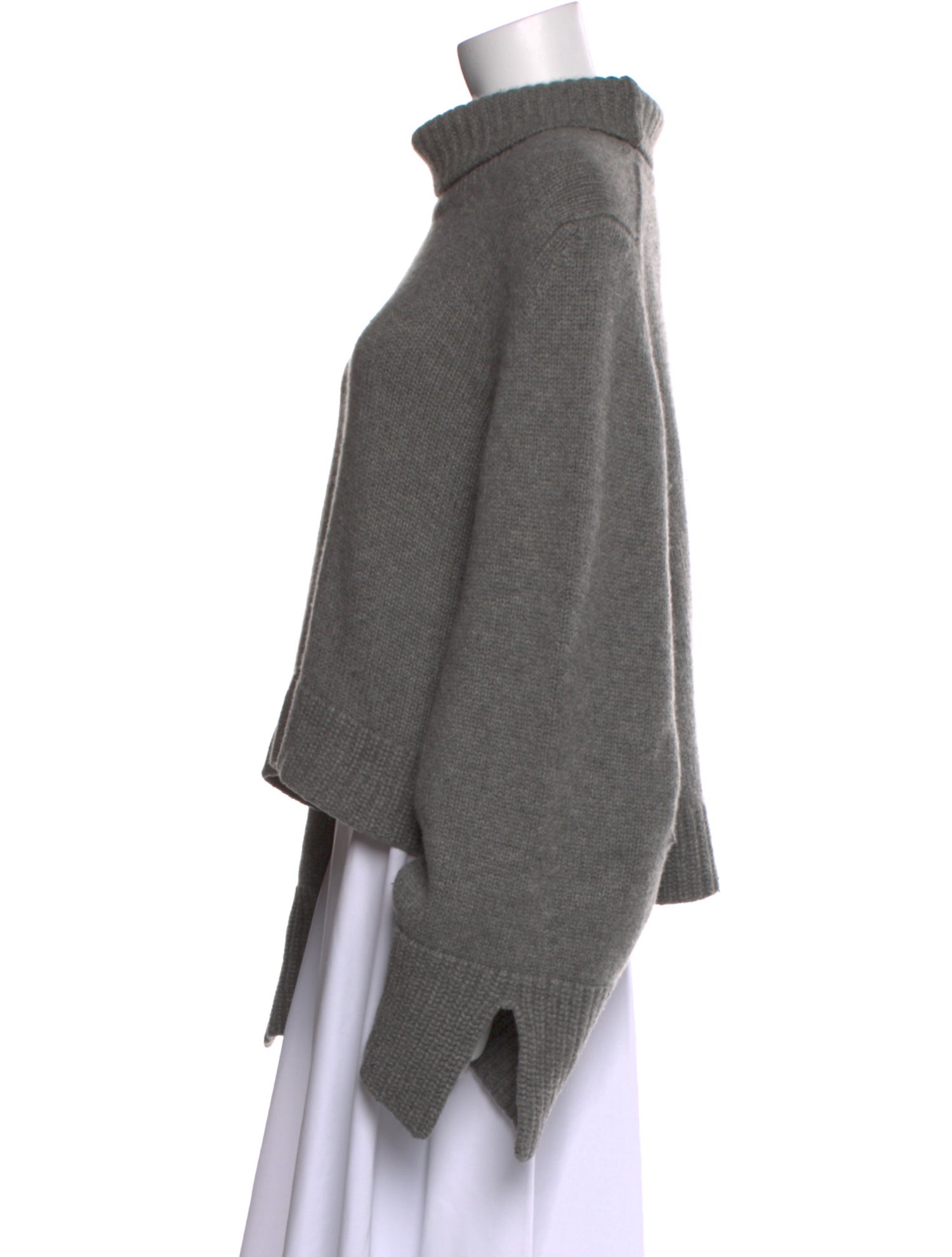 Khaite Cashmere Turtleneck Sweater