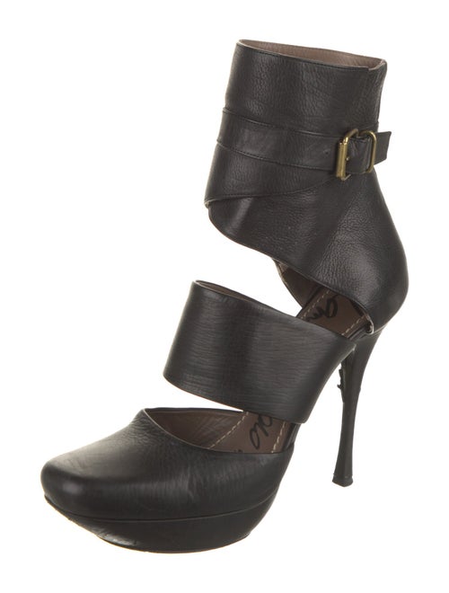 Lanvin Leather Pumps