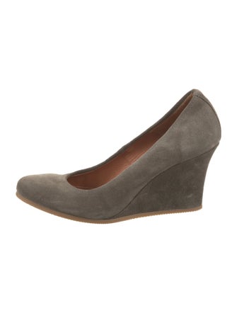 Lanvin Suede Pumps