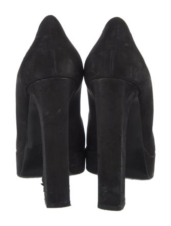 Lanvin Suede Pumps