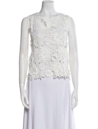 La Vie Style House Lace Pattern Scoop Neck Crop Top