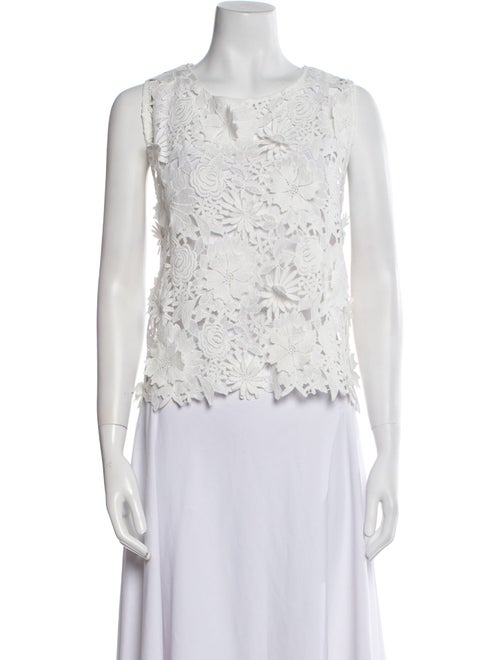 La Vie Style House Lace Pattern Scoop Neck Crop Top