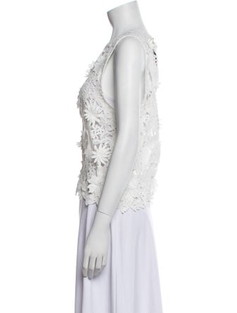 La Vie Style House Lace Pattern Scoop Neck Crop Top