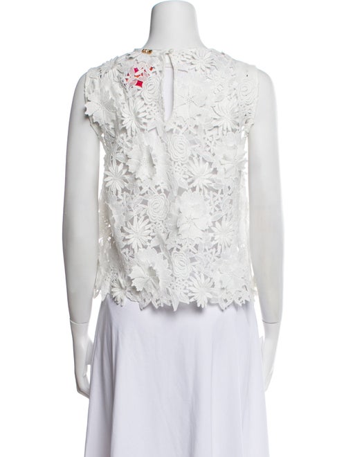 La Vie Style House Lace Pattern Scoop Neck Crop Top