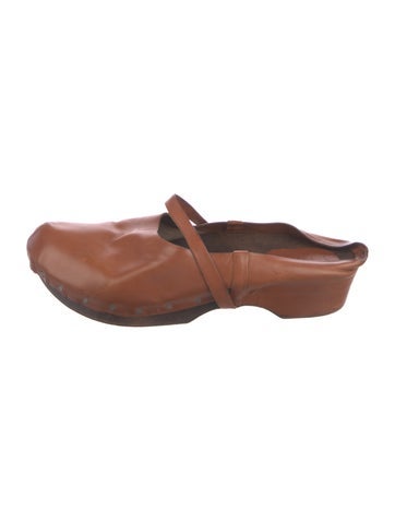 Linder Flats Leather Mules 10