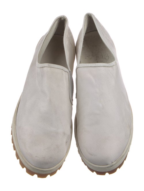 Linder Canvas Sneakers