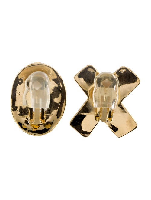 Linder XO Clip-On Earrings