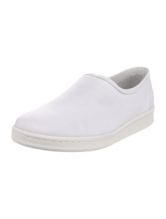 Linder Canvas Sneakers