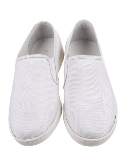 Linder Canvas Sneakers