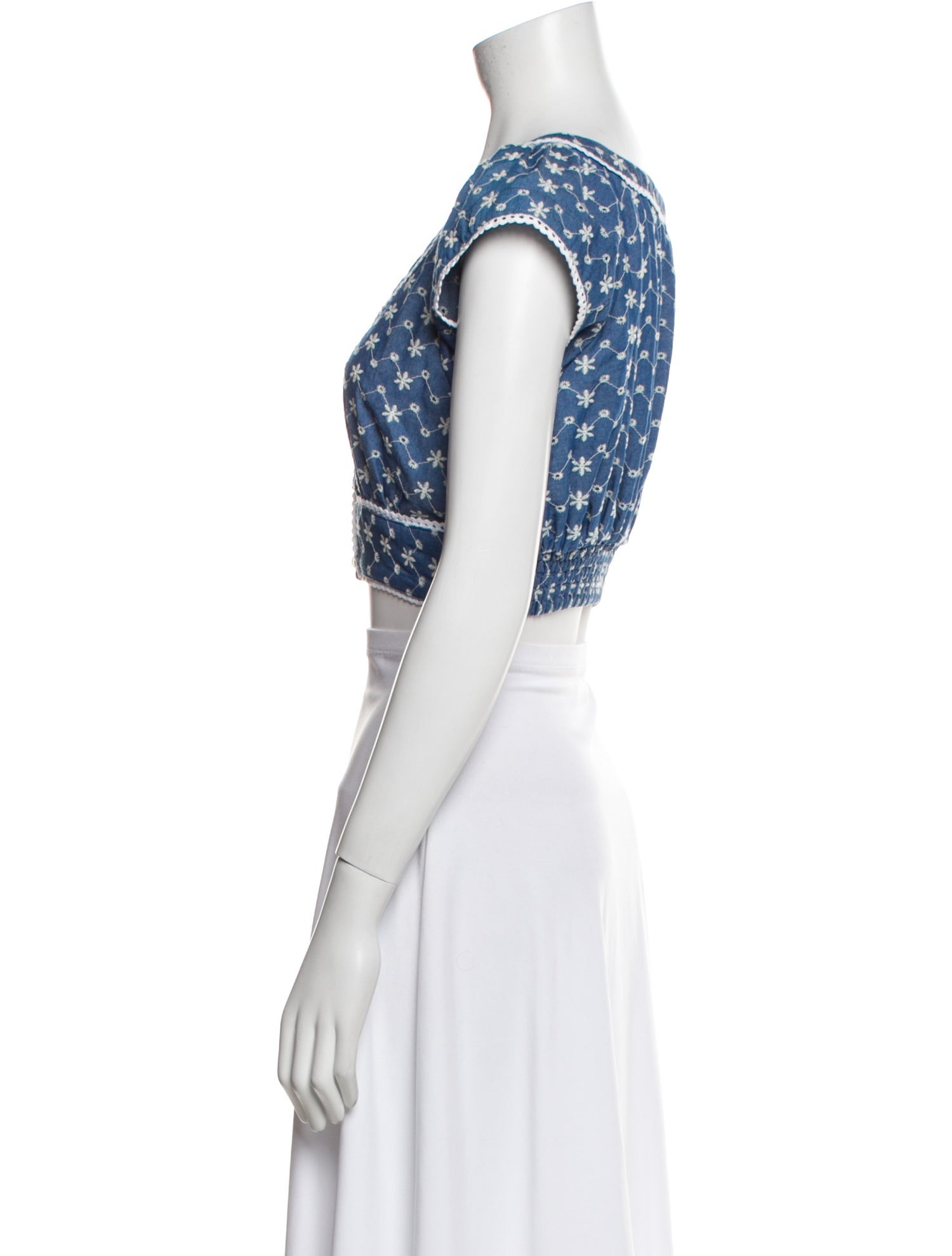 LOULOU Printed Scoop Neck Crop Top