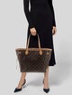 Louis Vuitton LV Monogram Neverfull w/Pouch MM