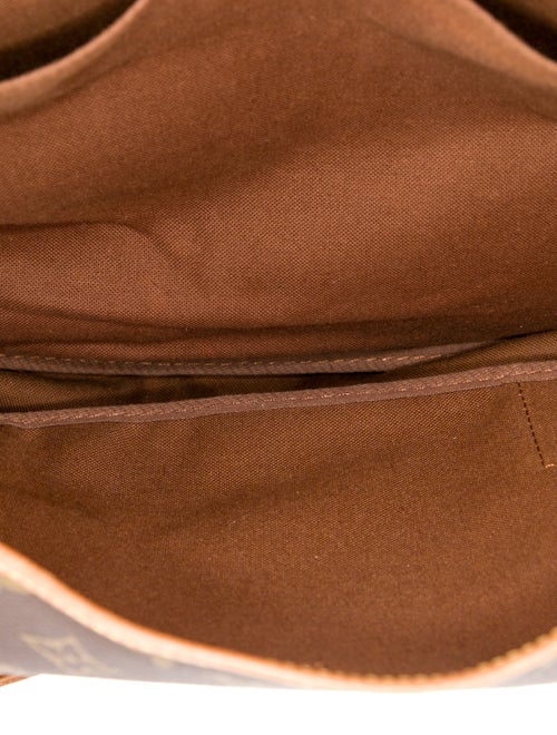 Louis Vuitton LV Monogram Saumur 43