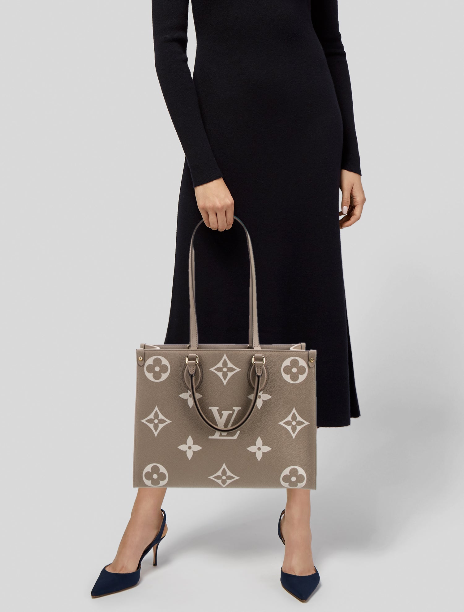 Louis Vuitton Monogram Giant OnTheGo MM