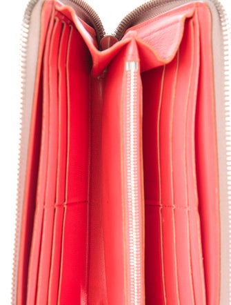 Louis Vuitton Leather Zippy Wallet