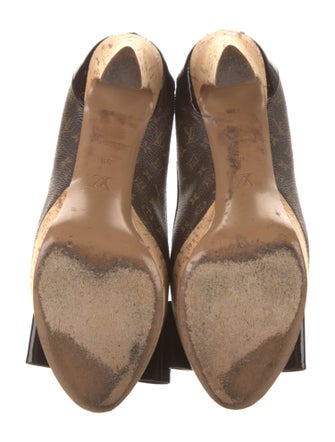 Louis Vuitton LV Monogram Bow Accents Pumps