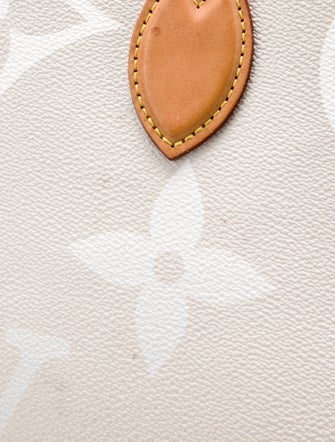 Louis Vuitton Monogram Giant OnTheGo GM