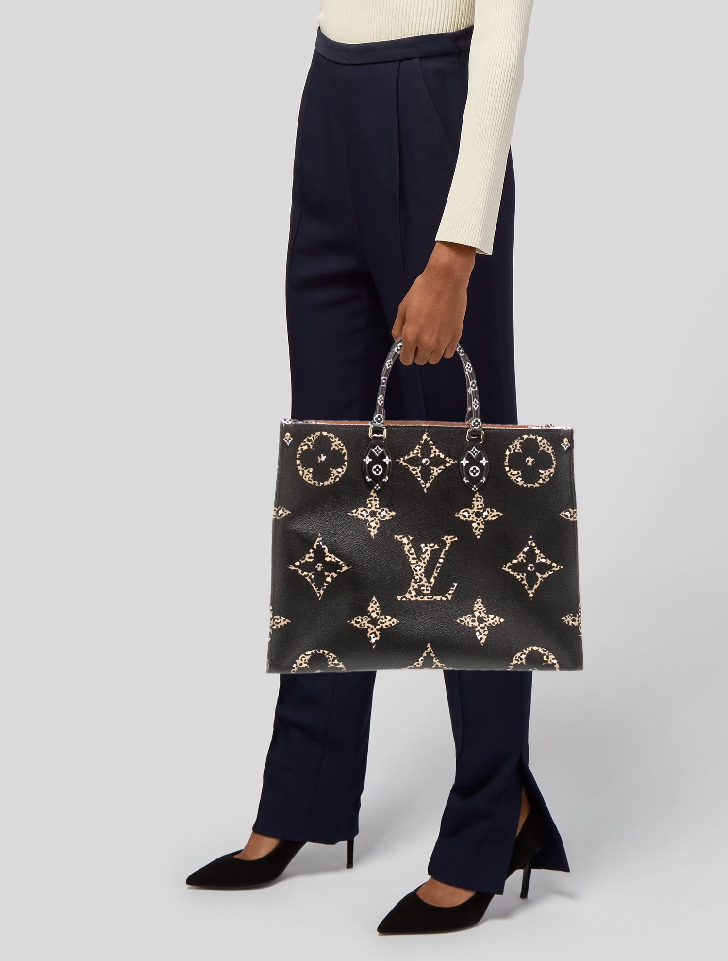 Louis Vuitton Monogram Giant OnTheGo GM
