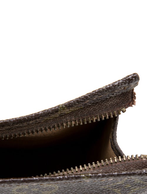 Louis Vuitton Louis Vuitton Monogram Canvas Poche Toilette pouch.