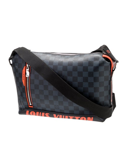 Louis Vuitton Damier Cobalt Discovery Messenger PM