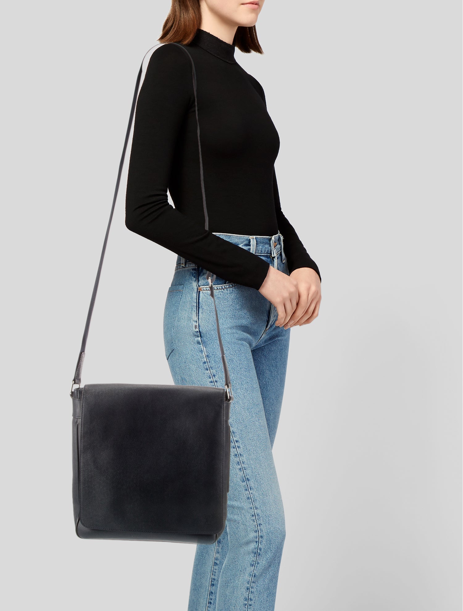 Louis Vuitton Leather Messenger Bag GM