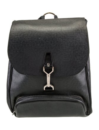 Louis Vuitton Taiga Leather Cassiar