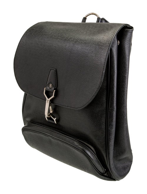 Louis Vuitton Taiga Leather Cassiar