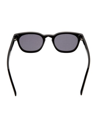 Louis Vuitton Wayfarer Tinted Sunglasses