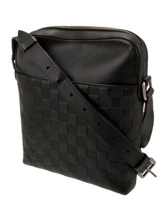 Louis Vuitton Damier Infini District Pochette