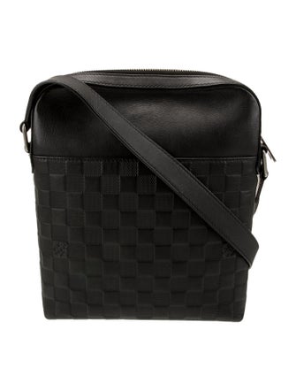 Louis Vuitton Damier Infini District Pochette