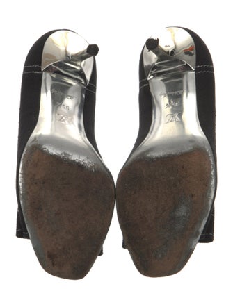 Louis Vuitton Vintage 2000's Pumps