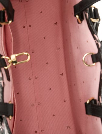 Louis Vuitton LV Monogram OnTheGo MM