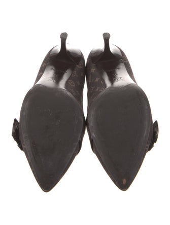 Louis Vuitton LV Monogram Canvas Pumps
